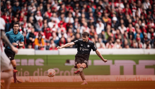 德甲史诗级反转，拜仁2球落后绝境翻盘，补时绝平+读秒绝杀